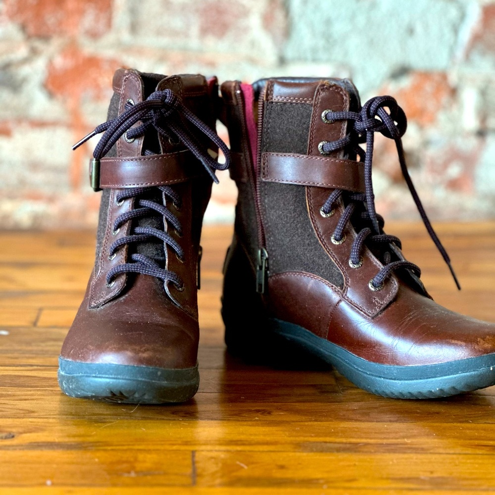 Hardly worn UGG Women’s Hapsburg Hiker.